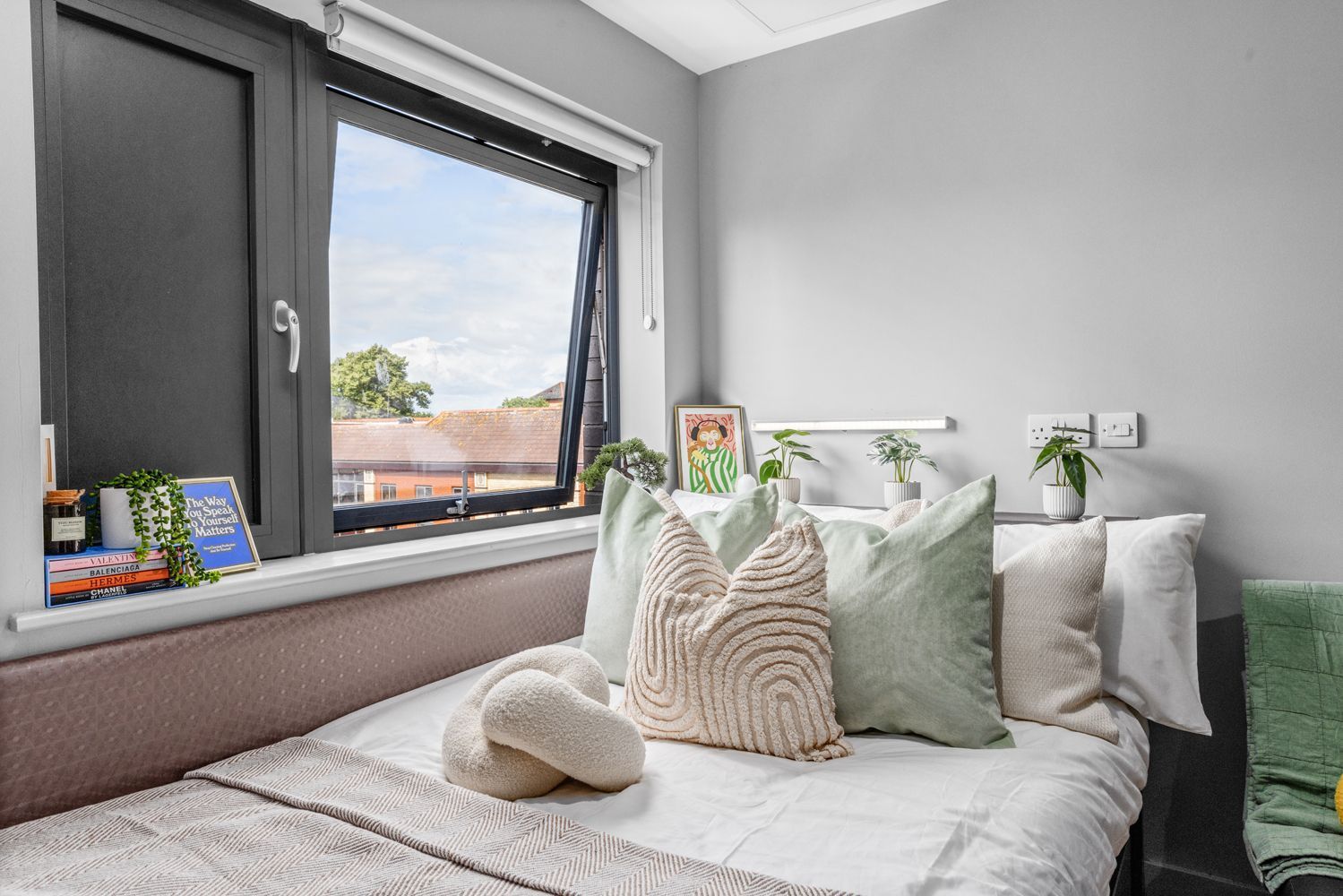 Classic 2 Bed Apartment - room